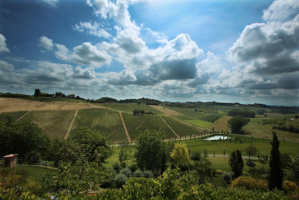 Grazzano Badoglio Relais Di Tenuta Santa Caterina B&B מראה חיצוני תמונה